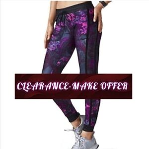 Fabletics Printed Joggers size M